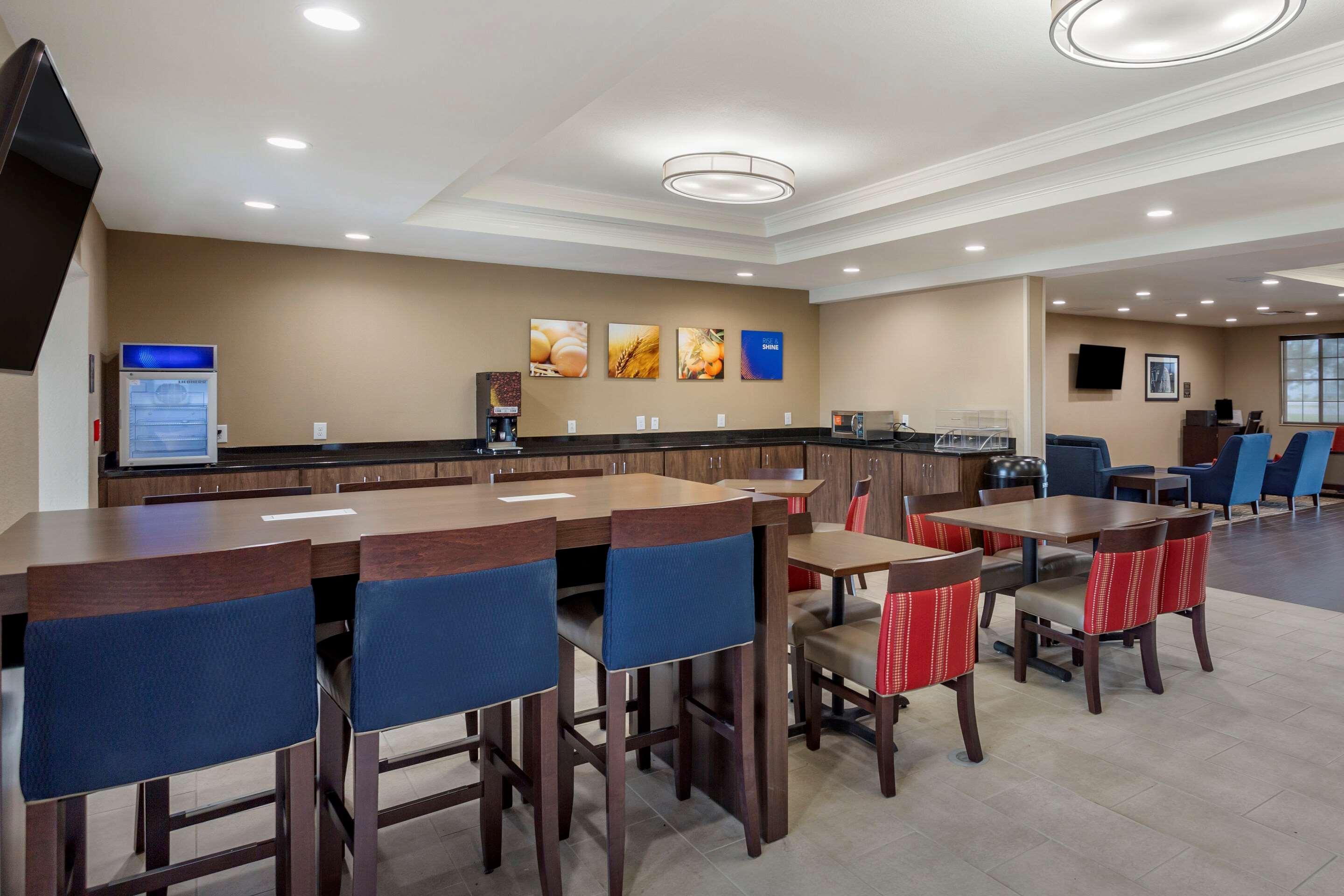קלארקסוויל Comfort Suites מראה חיצוני תמונה